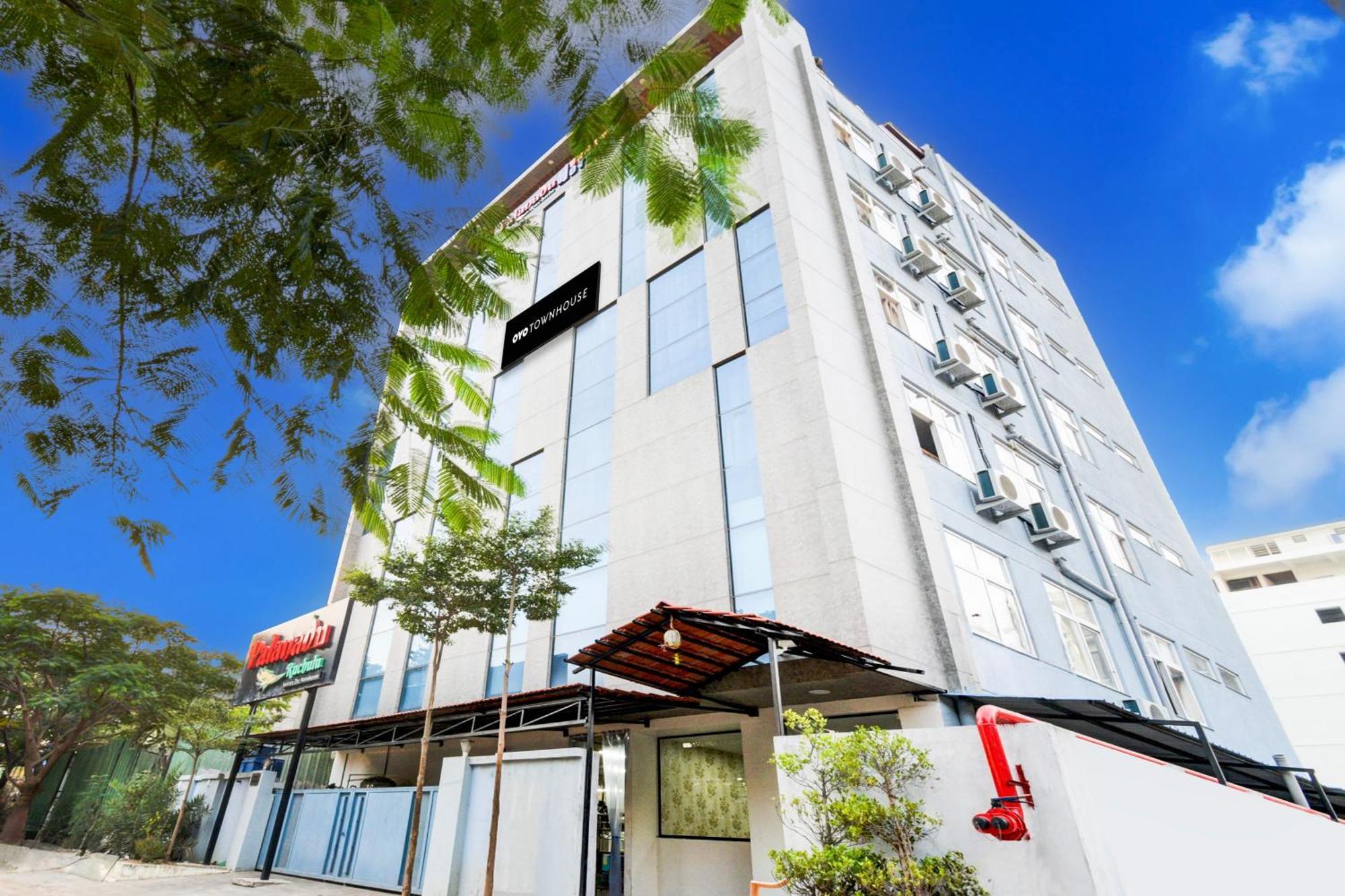 Super Townhouse Unnam Hotels Backside Of Tabala Rasa Pub, Financial District Haiderabad Buitenkant foto